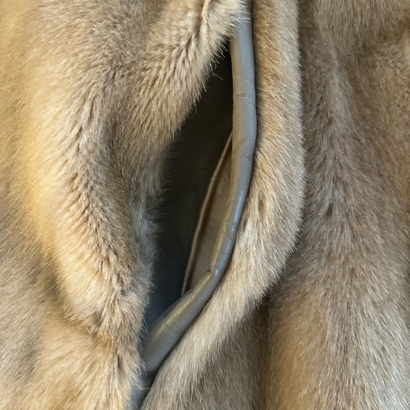 Mon wife vibes, but make it vintage faux! - Picture 10 of 10